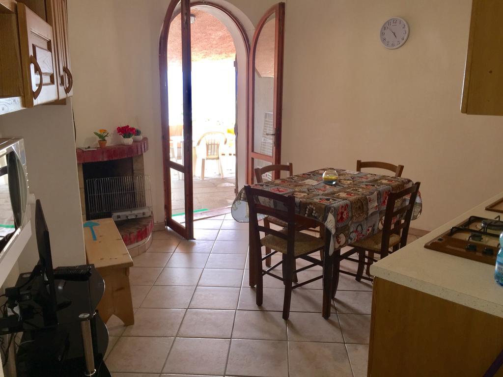 Appartamenti In Villa La Marinedda Isola Rossa Exterior foto